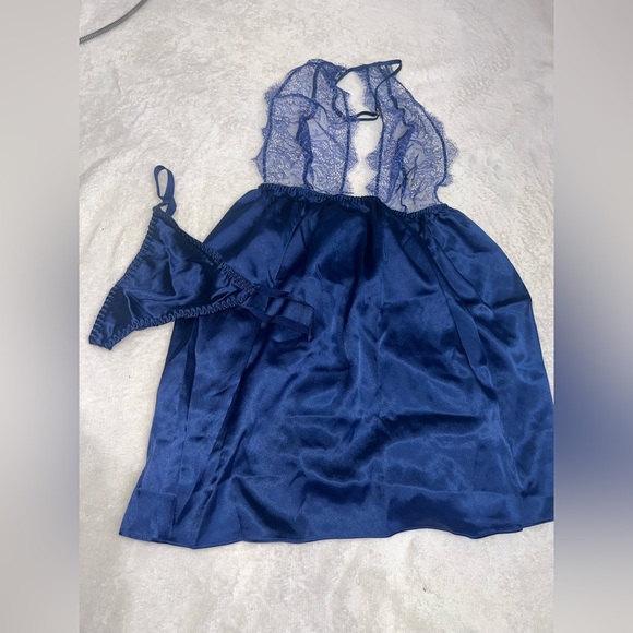 Victoria’s Secret Sleep Set - Picture 4 of 4